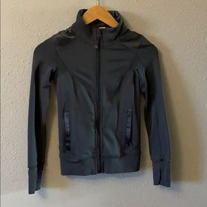 Girls Athleta jacket size 8 EUC!